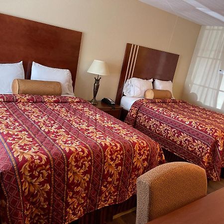 Riviera Inn And Suites Екстер'єр фото