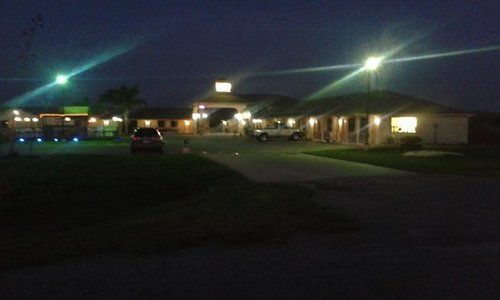 Riviera Inn And Suites Екстер'єр фото